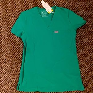 Women’s Safety Green Catarina Figs top